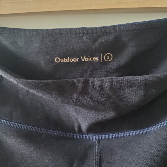 Outdoor Voices Warmup 7/8 Legging in Size Small. Navy/Charcoal. - Picture 4 of 4